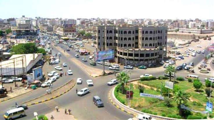 ثور هائج يتسبب بمقتل ٤ مواطنين في عدن