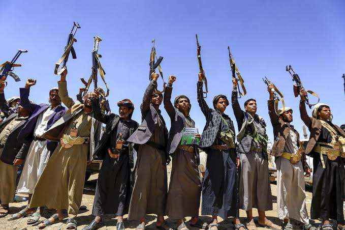 الكشف عن دعم أمريكي وبريطاني للحوثيين وتوقيف عملية تحرير الحديدة(صدمة)