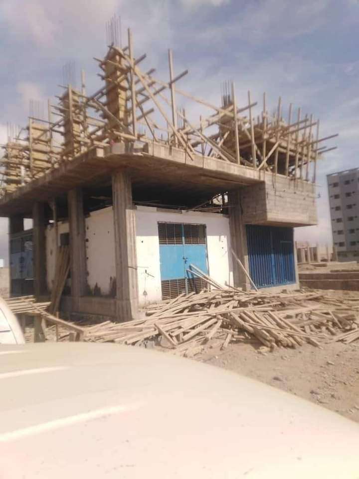 وحدة حماية أراضي العاصمة عدن توضح بشأن حقيقة مبنى فوق محطتين فرعيتين تابعتين للكهرباء بالممدارة