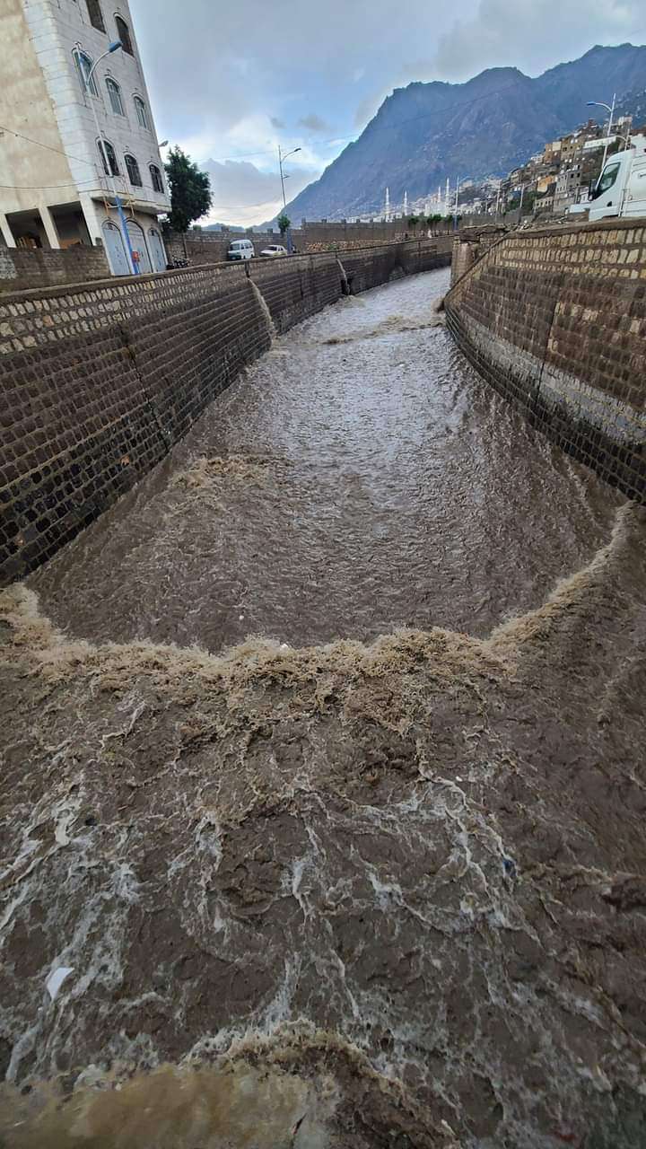 لليوم السابع على التوالي.. هطول أمطار غزيرة على تعز