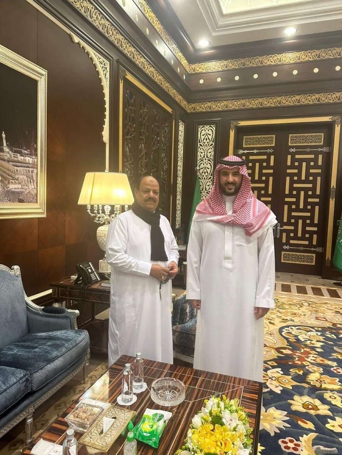 الحكومة الشرعية تعلق على استقبال وزير الدفاع الشيخ الضبيبي