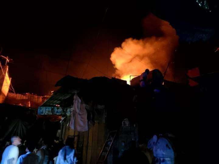 عاجل:اول صورة للانفجار العنيف  والحريق الضخم في صنعاء