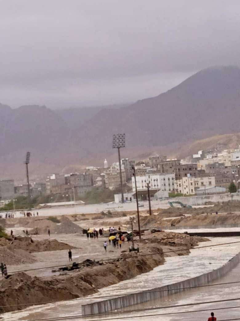 المنخفض الجوي سيضرب عموم المحافظات اليمنية بهذا الموعد واطلاق تحذيرات هامة