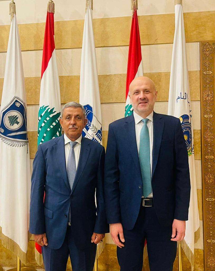 سفير اليمن يلتقي وزير الداخلية اللبناني