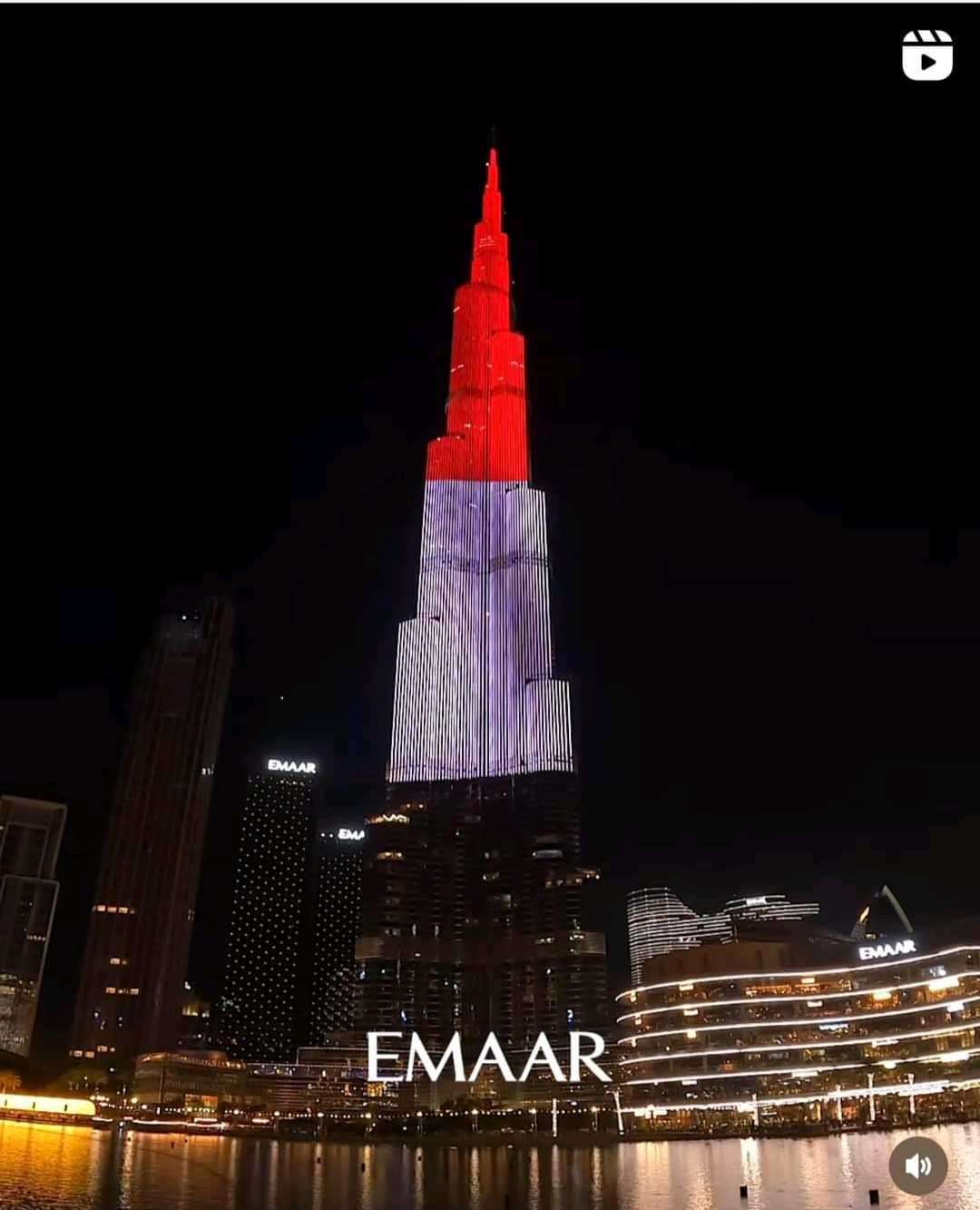برج خليفة في دبي يتزين بالعلم اليمني