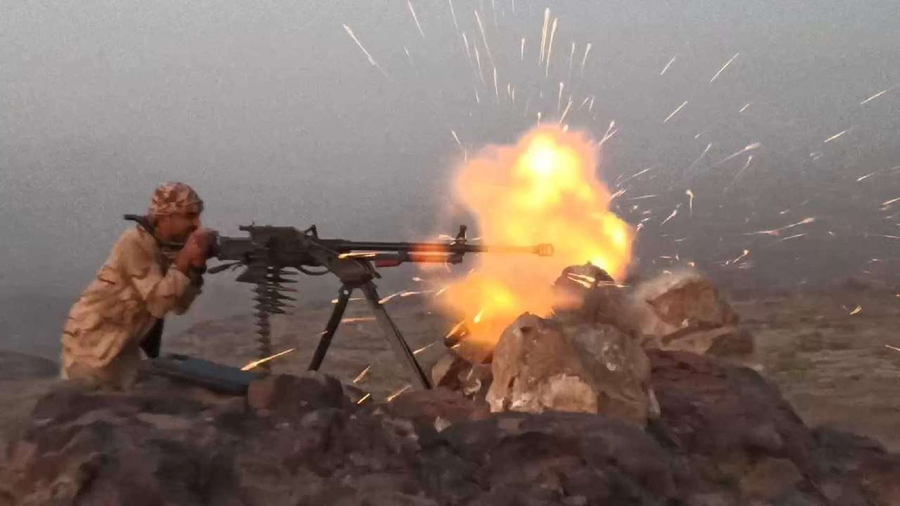 جماعة الحوثي تستهدف بقذائف المدفعية مواقع الجيش في تعز