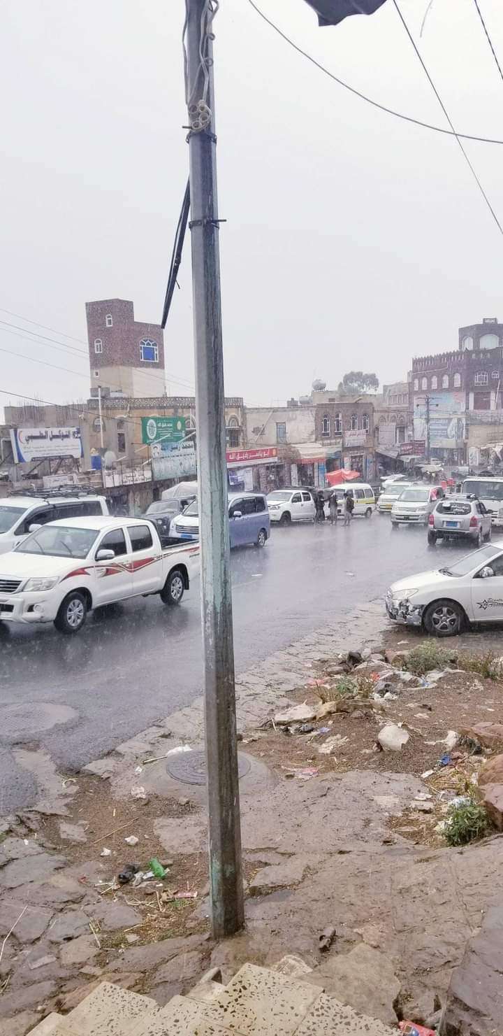 هطول امطار غزيرة على محافظة المحويت(صورة)