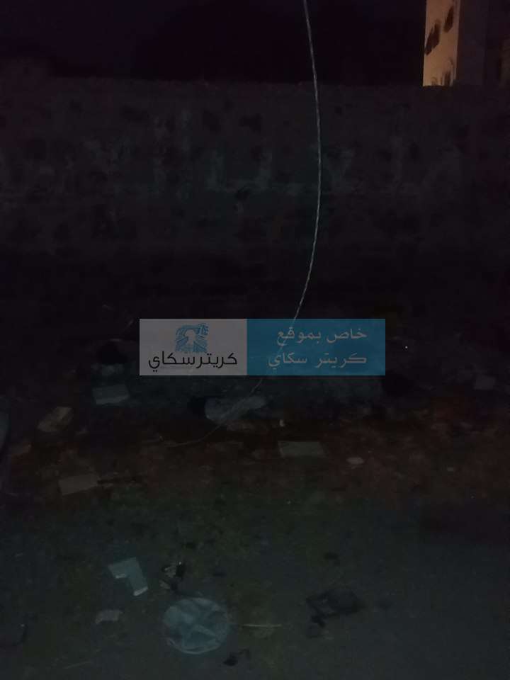 سقوط كيبل كهرباء يهدد حياة المواطنين بحي في عدن