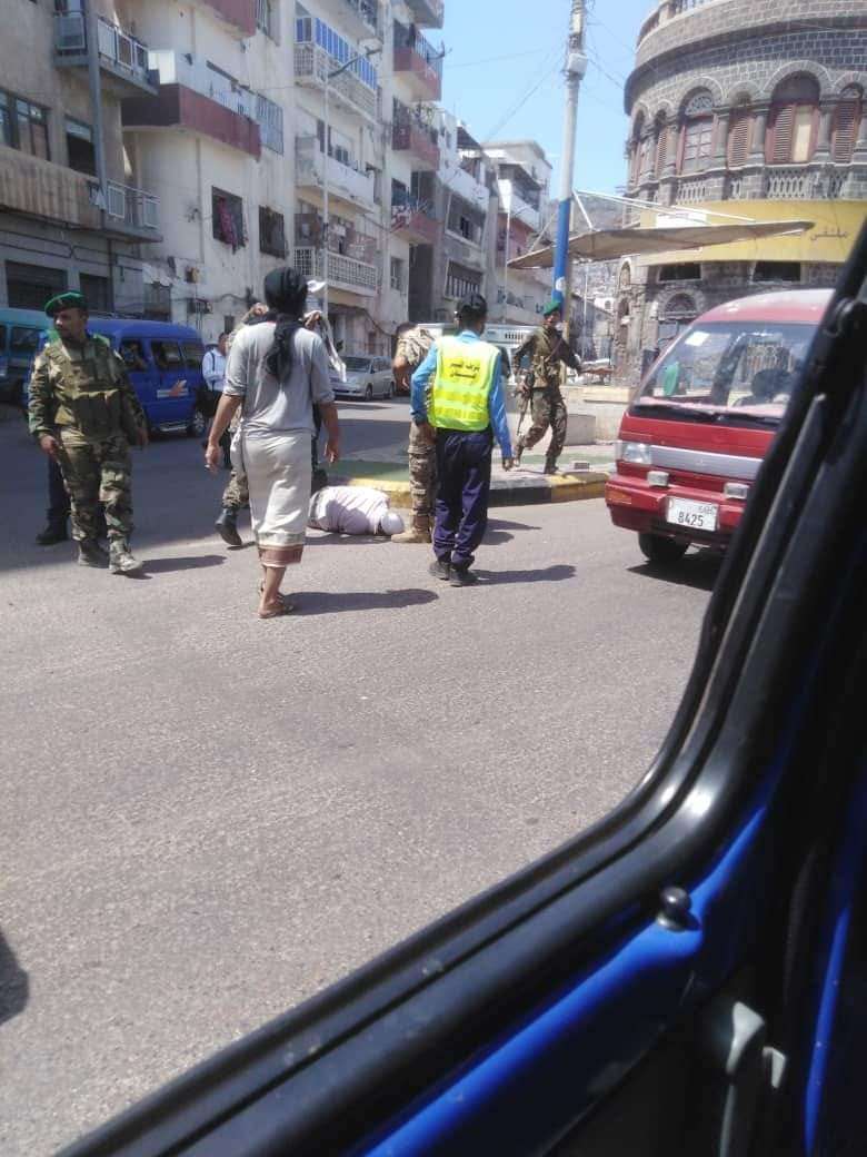 فتحي بن لزرق معلقا على سقوط مواطن فجأة : هذا الشيء الوحيد الذي يزدهر في عدن