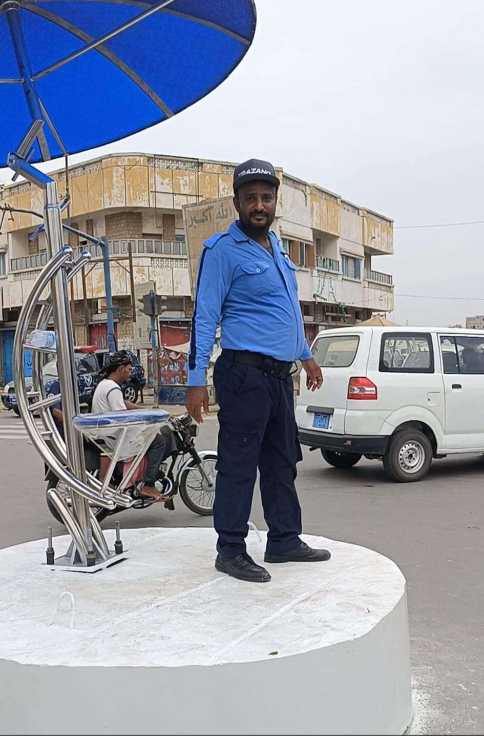 بالصورة .. جولات جديدة باليمن لحماية هؤلاء من أشعة الشمس!