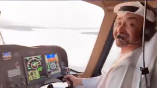 تفاعل مع فيديو محمد بن زايد يقود مروحية في سماء الإمارات