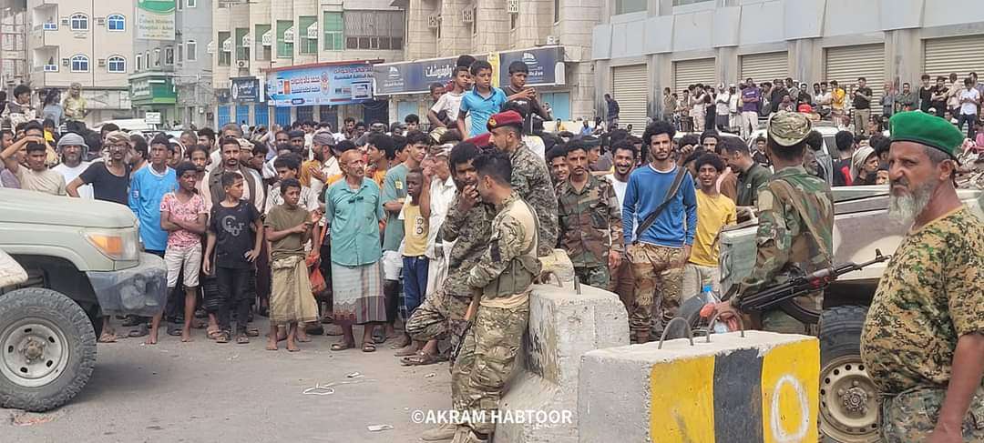 شاهد .. صور أولية من ساحة السجن المركزي في عدن قبل تنفيذ حكم الإعدام بنصف ساعة