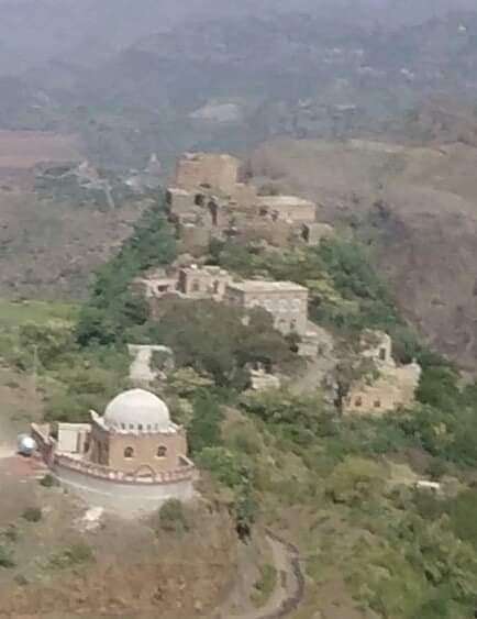 قلعة تاريخية مهدد بالانهيار في إب