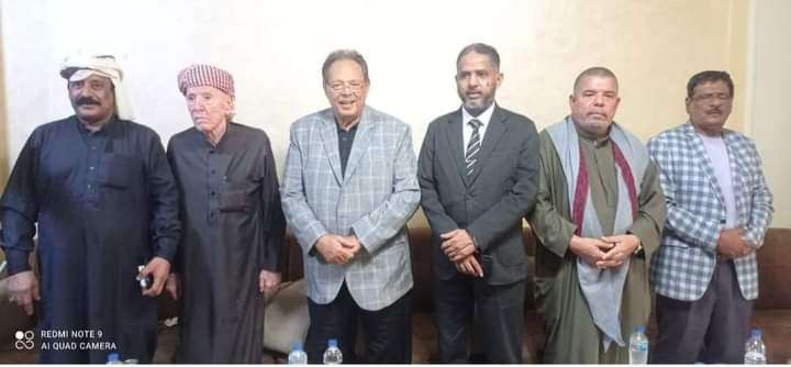 الرئيس علي ناصر محمد يلتقي عدد من الشخصيات الوطنية