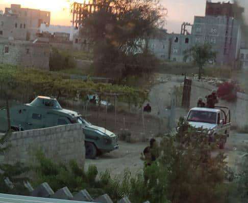قوات امنية تعدم مواطن امام اسرته في صنعاء