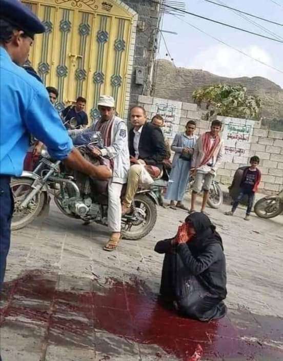 صحفي يمني يعلق على صورة زوجة قتيل حجة .. ماذا قال؟