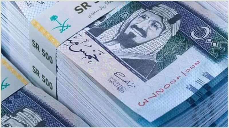 شاب بتعز يفقد مبلغ مالي كبير بالعملة السعودي