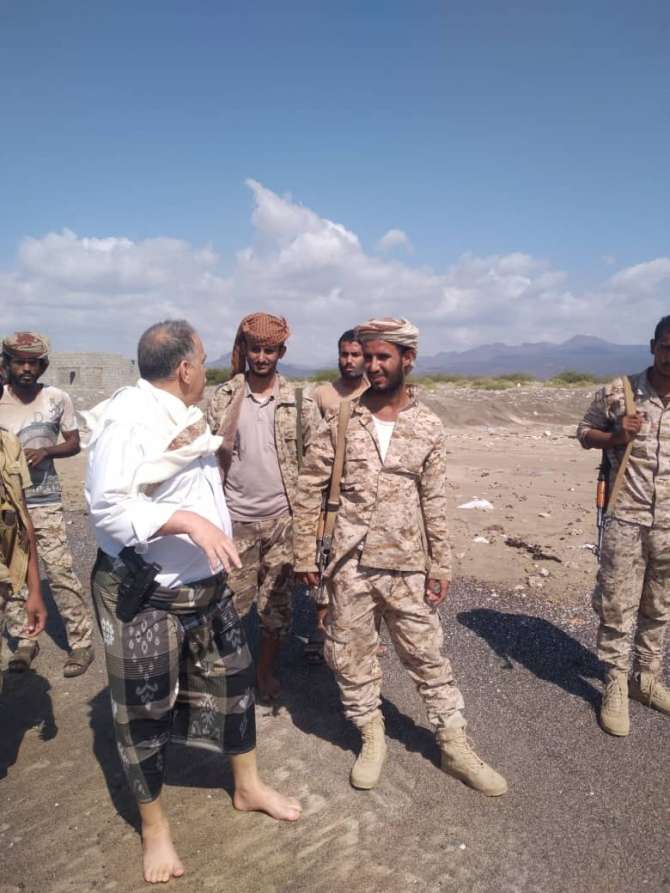 بالصور .. ظهور قائد عسكري كبير موالي للشرعية في محافظة أبين