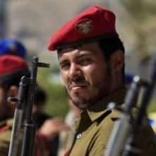 قائد عسكري يعلن الانشقاق من الشرعية والانضمام لصفوف الانقلابيين في صنعاء
