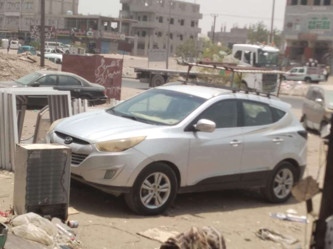 تعرض سيارة مواطن للسرقة في لحج(صورة)