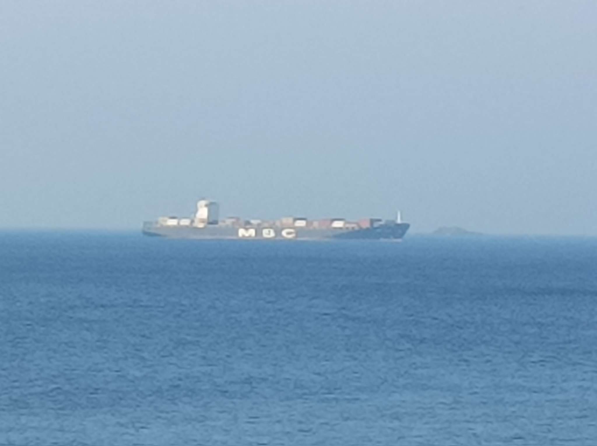 عقب ايام من إعلان الزبيدي فتح الميناء .. حدوث هذا الأمر في ميناء عدن